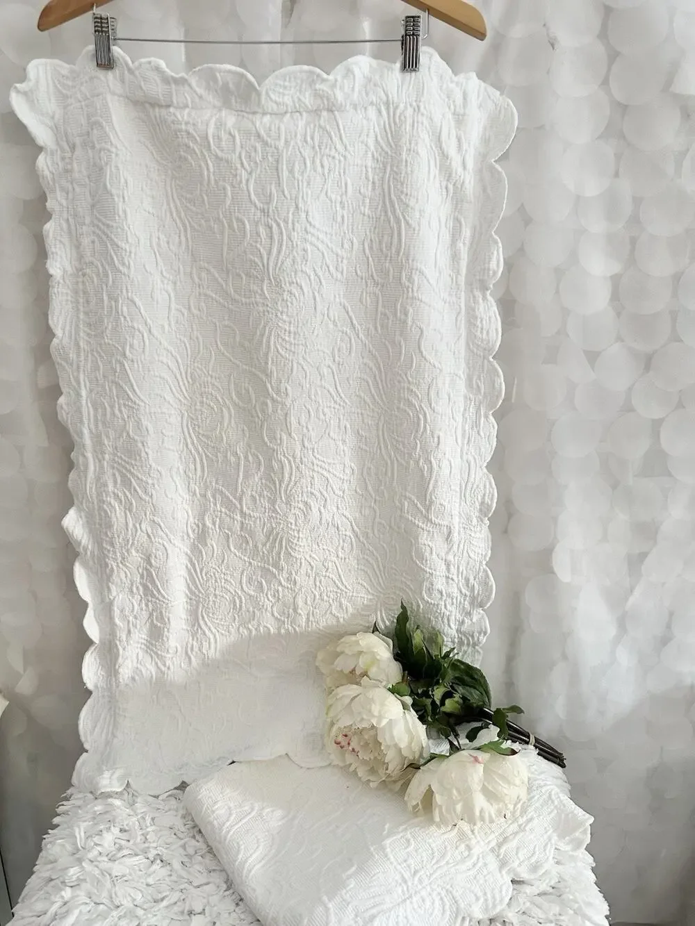 2 VTG King Pillow Sham Matelasse 100% Cotton Fleur De Lis Scalloped Cottage Core